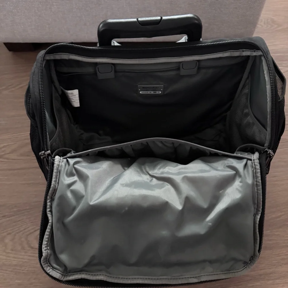 Briggs & Riley Black Rolling small traveling bag